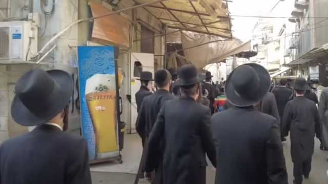 اعتقال مستوطنين يهود لبصقهم على مسيحيين في القدس