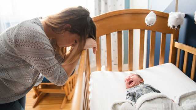 كيف تتصرف في حالة البكاء الشديد للأطفال؟