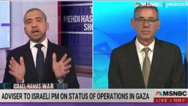 شاهد.. مذيع بريطاني يحرج مستشار نتنياهو على الهواء