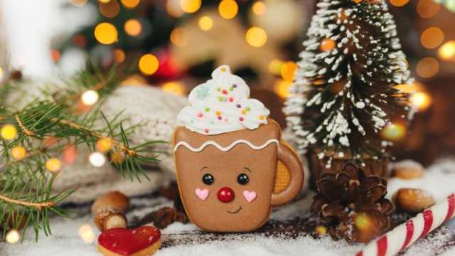 لاتيه خبز الزنجبيل النباتي (Gingerbread Latte)