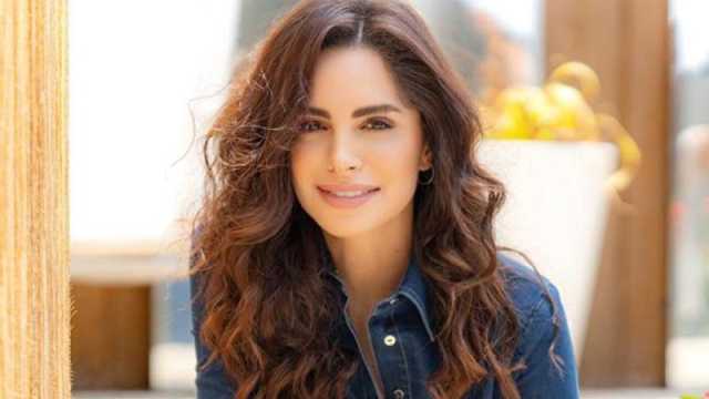 مقربون يؤكدون زواجها من ثري إماراتي و آمال ماهر ترد بصورة