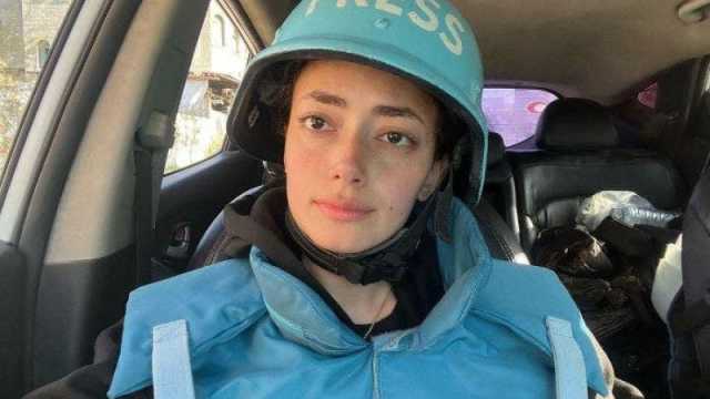 الصحفية بلستيا العقاد تعلن مغادرتها قطاع غزة