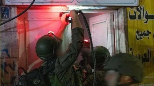 اسرائيل صنفتها ارهابية.. مصادرة الملايين من محلات صرافة بالضفة الغربية