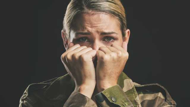 عقدة الناجي: الأسباب، الأعراض، طرق العلاج