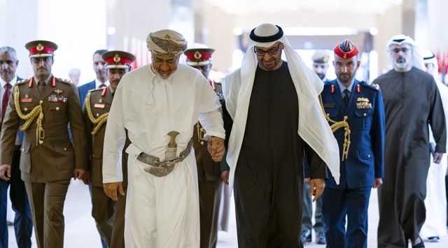 ودّعه رئيس الدولة.. سلطان عُمان يختتم زيارته للإمارات