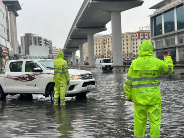 بلدية دبي تستجيب للبلاغات.. والشرطة: الحوادث بسيطة