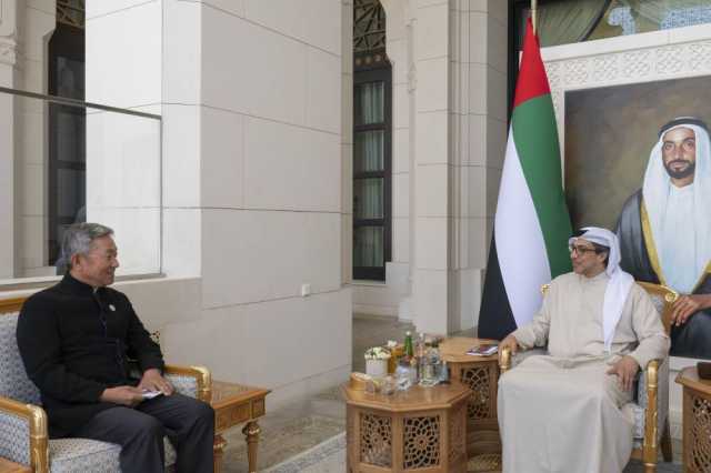منصور بن زايد يبحث مع السفير الصيني العلاقات الثنائية