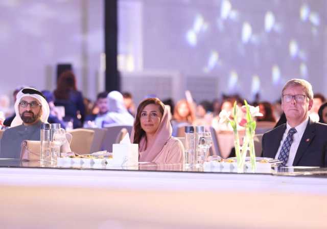 بدور القاسمي تكرم طلبة «أمريكية الشارقة» لإنجازاتهم الاستثنائية