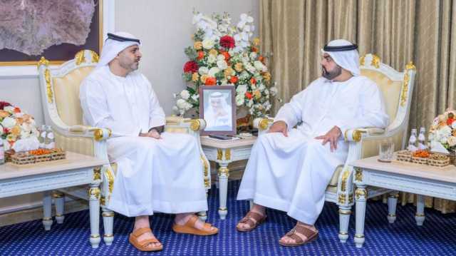 محمد الشرقي يلتقي خريجي دورة «توثيق تراث الفجيرة»