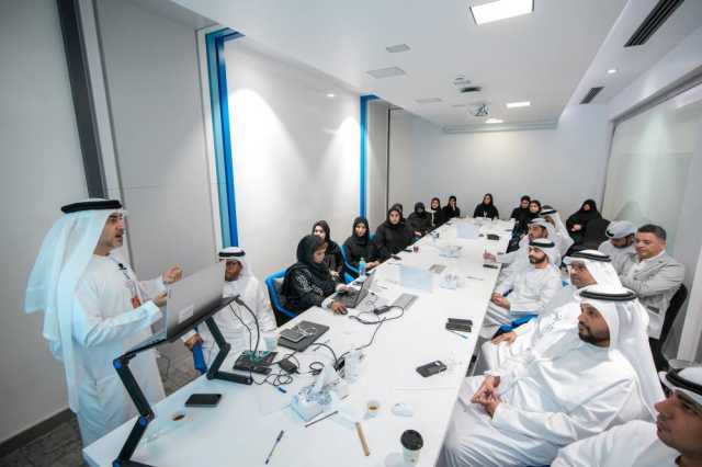 بلدية أبوظبي تعقد ورشة «النماذج الذهنية» لموظفيها