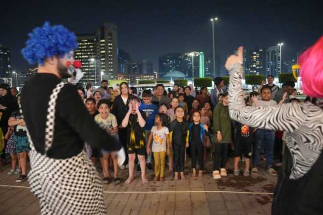 بلدية أبوظبي تسعد زوار شاطئ الكورنيش وساحة البلازا