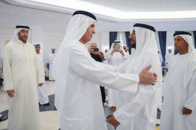 سعود بن صقر يعزّي بوفاة الشيخ سلطان بن صقر
