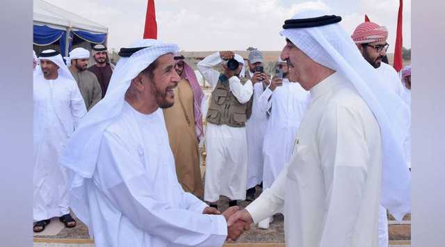 سعود المعلا يقيم مأدبة غداء على شرف ضيوف مهرجان أم القيوين لسباقات الهجن