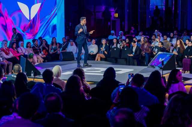 فيشن لاخياني يقدم لجمهور «قمة المليار» نصائح لجني الملايين من صناعة المحتوى.. ما هي؟