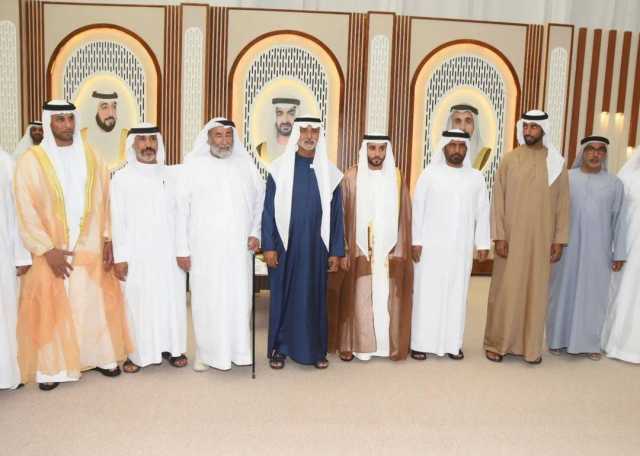 نهيان بن مبارك يحضر أفراح الظاهري والجابر في العين