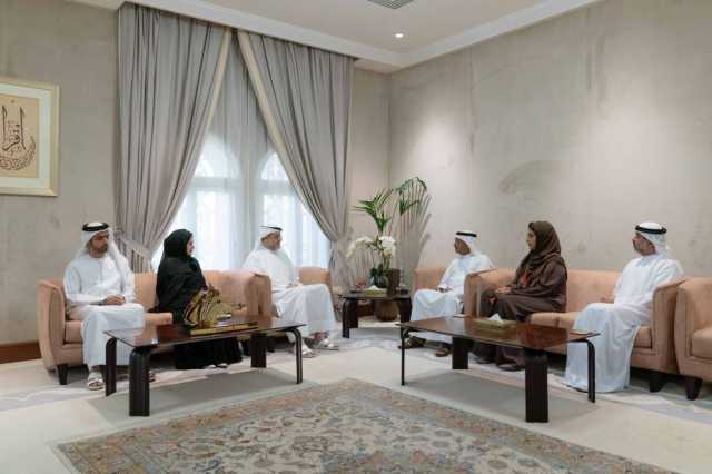 ولي عهد الشارقة يبحث تعزيز الأداء الحكومي مع رئيس المجلس الاستشاري