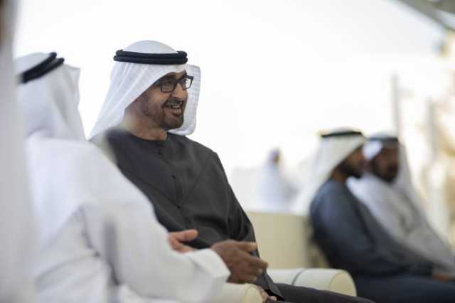 محمد بن زايد يستقبل المواطنين في برزة قصر البحر