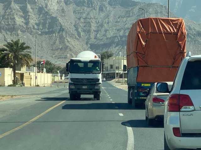 أهالي شعم برأس الخيمة يطالبون بتوسعة الشارع العام