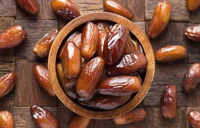 التمر كنز غذائي في بداية الإفطار