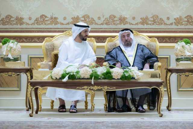 حاكم الشارقة يواصل استقبال المهنئين بشهر رمضان الفضيل