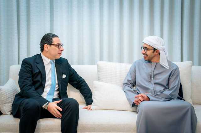 عبدالله بن زايد يبحث مع كومبوس تطورات الأوضاع في منطقة الشرق الأوسط