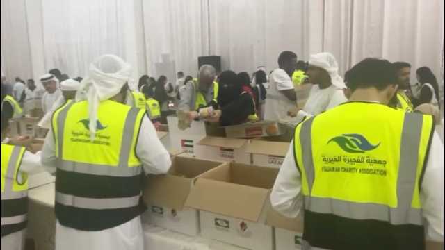 فيديو | مواطنون ومقيمون بالفجيرة يتسابقون للمشاركة في تجهيز المساعدات الإغاثية لدعم اللبنانيين