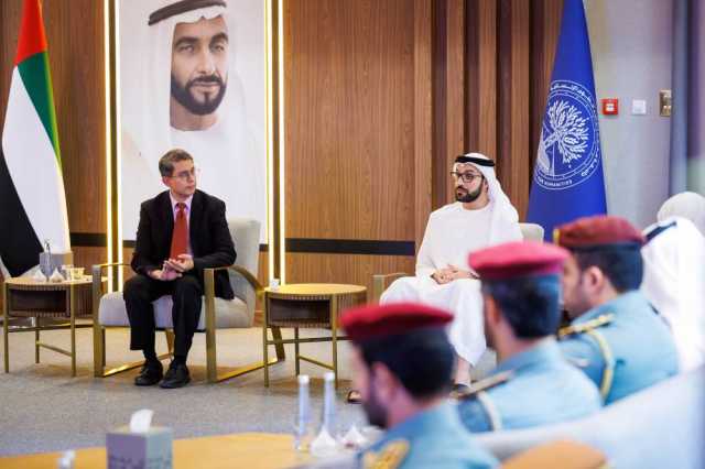 وفد سنغافوري يبحث الشراكة مع جامعة العلوم الإنسانية