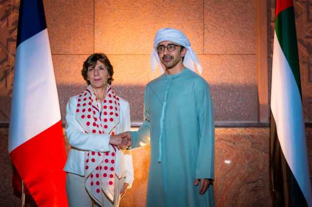 عبدالله بن زايد ونظيرته الفرنسية يبحثان جهود خفض التصعيد وتهدئة الأوضاع بالمنطقة