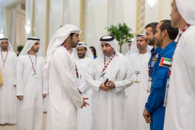 حمدان بن محمد يلتقي سلطان النيادي وهزاع المنصوري على هامش معرض دبي للطيران