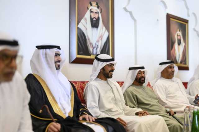 خليفة بن طحنون يحضر أفراح الظاهري والشامسي