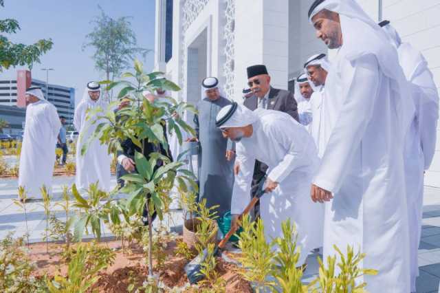 «الشؤون الإسلامية» تفتتح جامع الرئيس الإندونيسي في أبوظبي