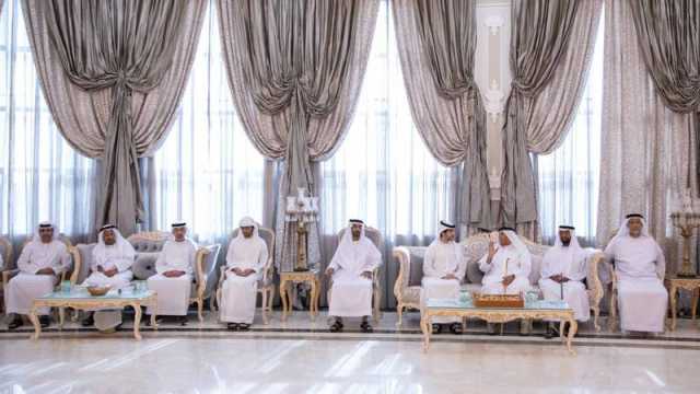 هزاع بن طحنون يقدّم واجب العزاء في وفاة شبيب محمد هلال الظاهري