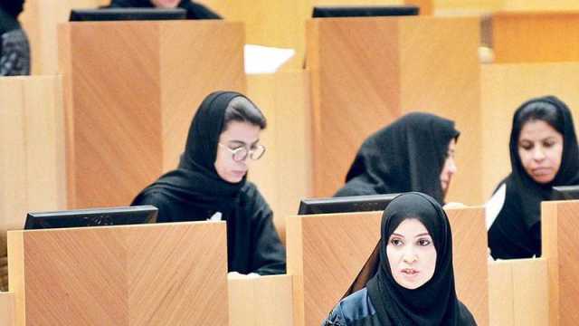 المرأة الإماراتية.. تميز وعطاء وإنجازات لامعة