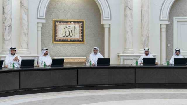 «تنفيذي الشارقة» يناقش خطط تطوير الخدمات الحكومية