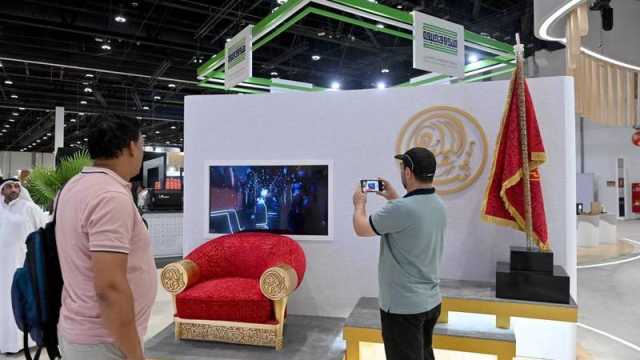 ركن «شاعر المليون» يستقطب زوار معرض الصيد والفروسية