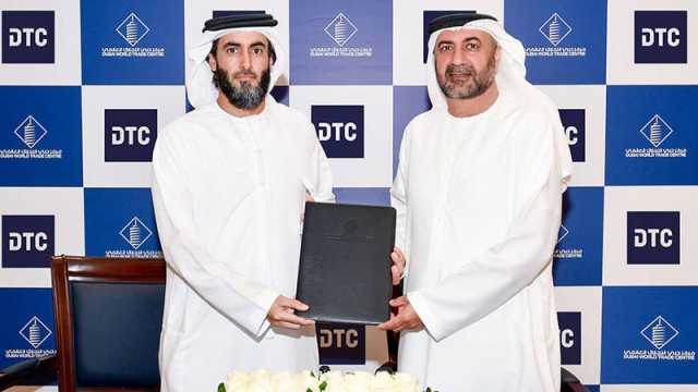 «تاكسي دبي» تزود «المركز التجاري» بالليموزين