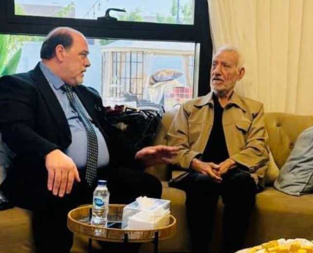 نقيب الفنانين العراقيين يطمئن على صحة الفنان فاروق هلال