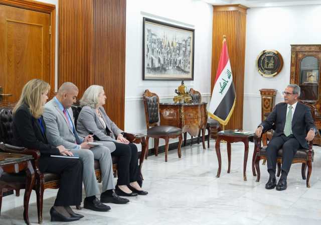 السفيرة الأمريكية تبحث التعاون القضائي مع العراق