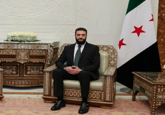 مصدر مطلع: الشرع ” ربما يحضر لقمة بغداد بحماية أمريكية”