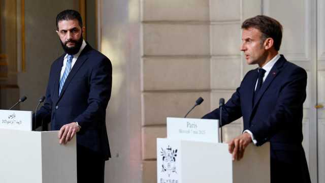 ماكرون:نسعى إلى رفع عقوبات الاتحاد الأوروبي على سوريا تدريجياً