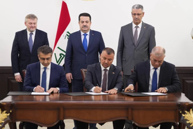 وزارة النفط وشركة (BP) البريطانية يوقعان على عقد تطوير حقول كركوك النفطية