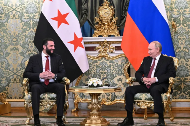 روسيا:الرئيس السوري طالب بوتين بتسليم بشار الأسد