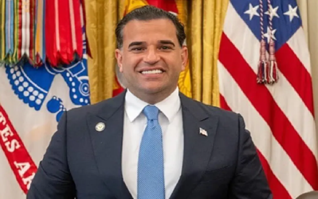 مصدر حكومي ينفي إنهاء مهمة (مارك سافايا) في العراق