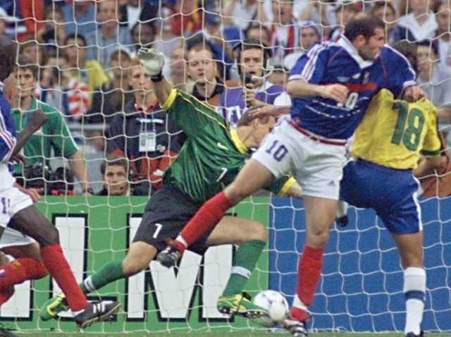 بلاتيني يعترف بتلاعب فرنسا بقرعة مونديال 1998