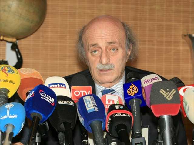 جنبلاط يحذر من استخدام بعض الدروز إسفينا لتقسيم سوريا