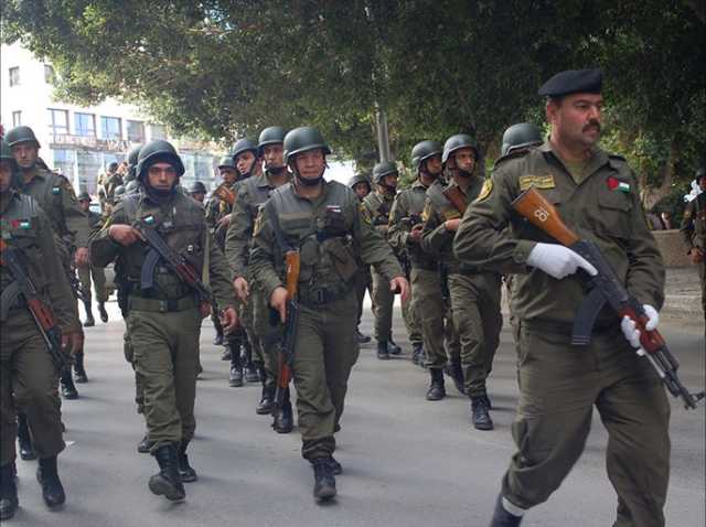 لماذا لا يتصدى الأمن الفلسطيني لاعتداءات المستوطنين بالضفة؟