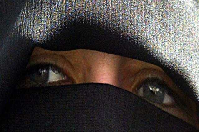 وزارة التعليم المصرية تحظر النقاب في المدارس وتشترط علم ولي الأمر بحجاب ابنته