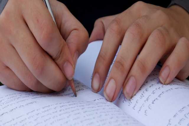 ما تأثير اللغة في تفكير الإنسان ومنطقه ومحاكماته؟