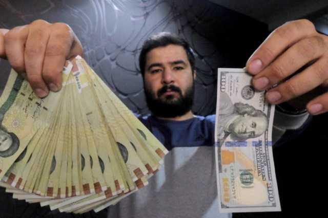 الريال الإيراني بأدنى مستوياته على وقع التهديدات الأوروبية بتفعيل آلية الزناد
