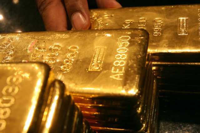 الذهب يصعد إلى قمة جديدة والفضة عند أعلى مستوى في 11 عاما